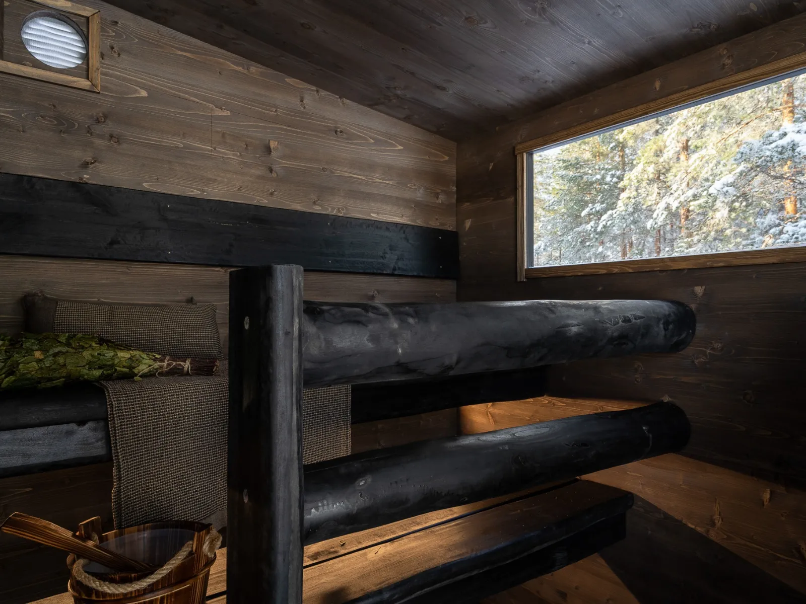 lapelland-sauna-xl-black-sauna-benches